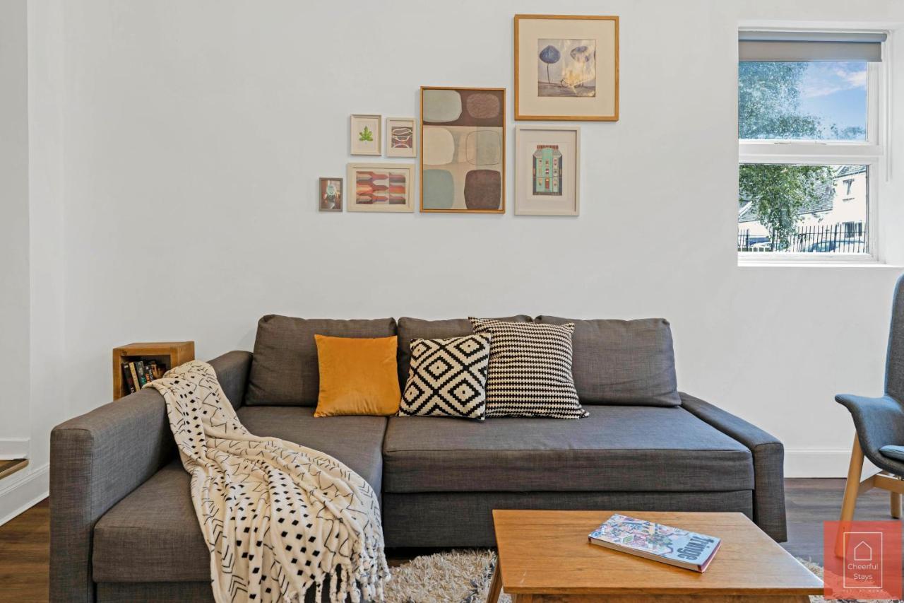 Cheerful Stays: Spacious Flat In Vibrant Leith Edinburgh Exterior photo