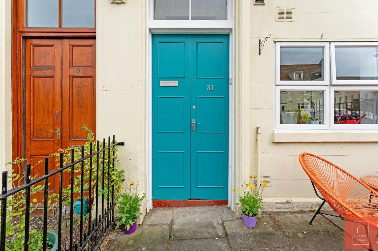 Cheerful Stays: Spacious Flat In Vibrant Leith Edinburgh Exterior photo