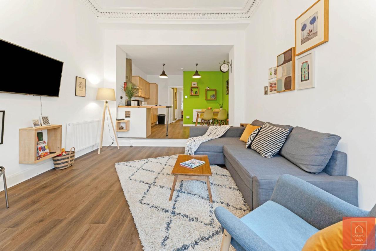 Cheerful Stays: Spacious Flat In Vibrant Leith Edinburgh Exterior photo